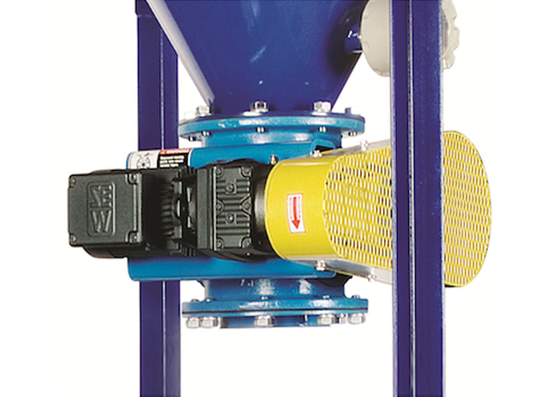 Vacuum conveyor with a rotary valve
